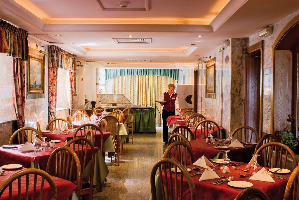 The New Tower Palace Hotel Sliema Restaurant photo